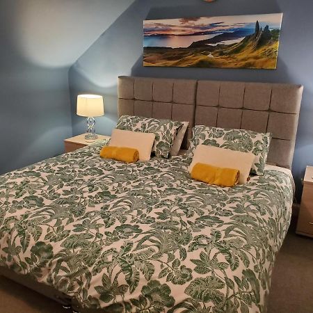 Carvetii - Mayhaven House - Tranquil Cul-De-Sac - 2 Bedrooms, Sleeps 4 Guests Dunfermline Bagian luar foto
